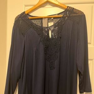 New with tags, womens 1x blue long sleeve top
